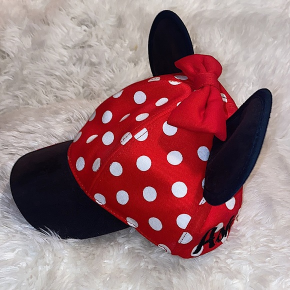 Minnie Mouse Hat - Picture 3 of 6
